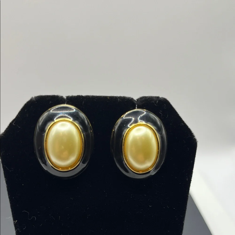 Kenneth Jay Lane Black Resin Earrings with Gold Pearl Centers - Picture 2 of 14